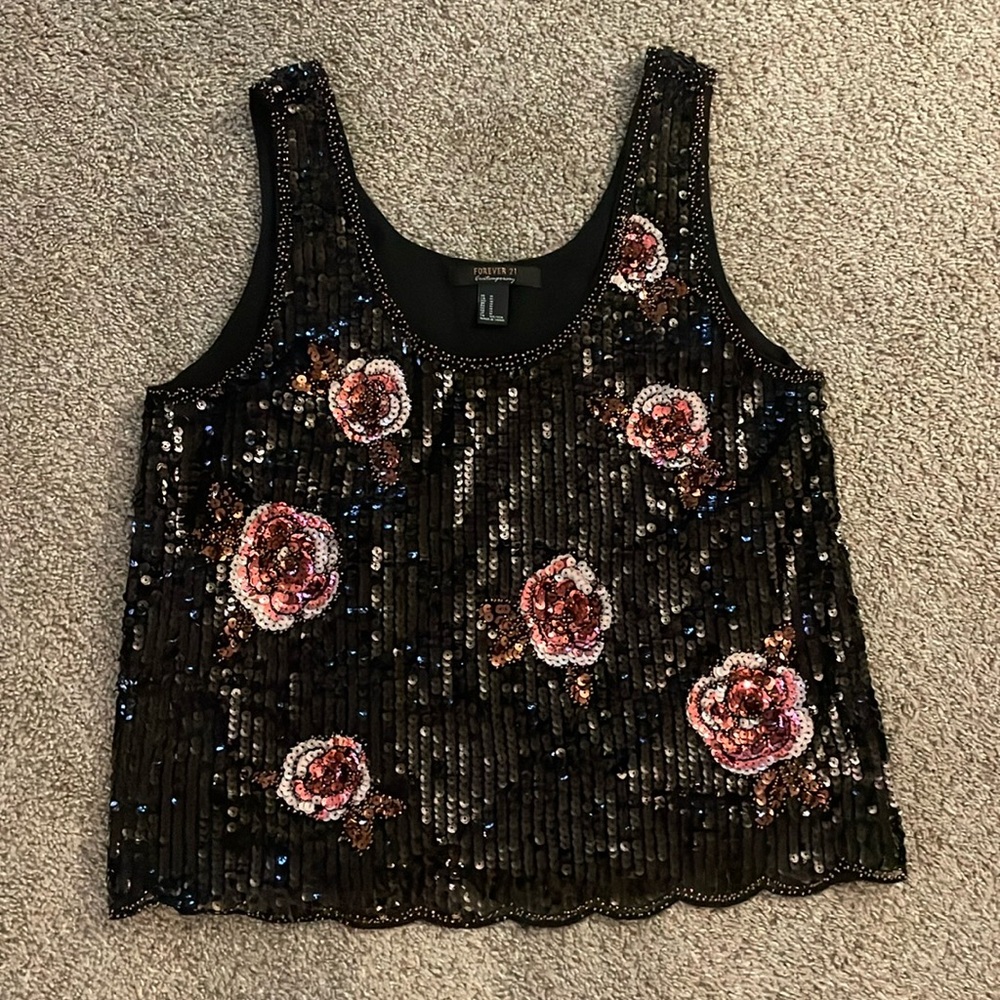 Medium decorative shirt.